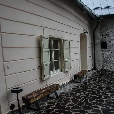 Pod Schodami Apartamento