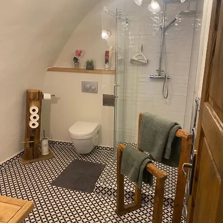 Pod Schodami Apartmán *